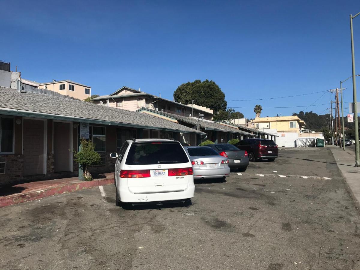 Commodore Motel Oakland Exterior photo